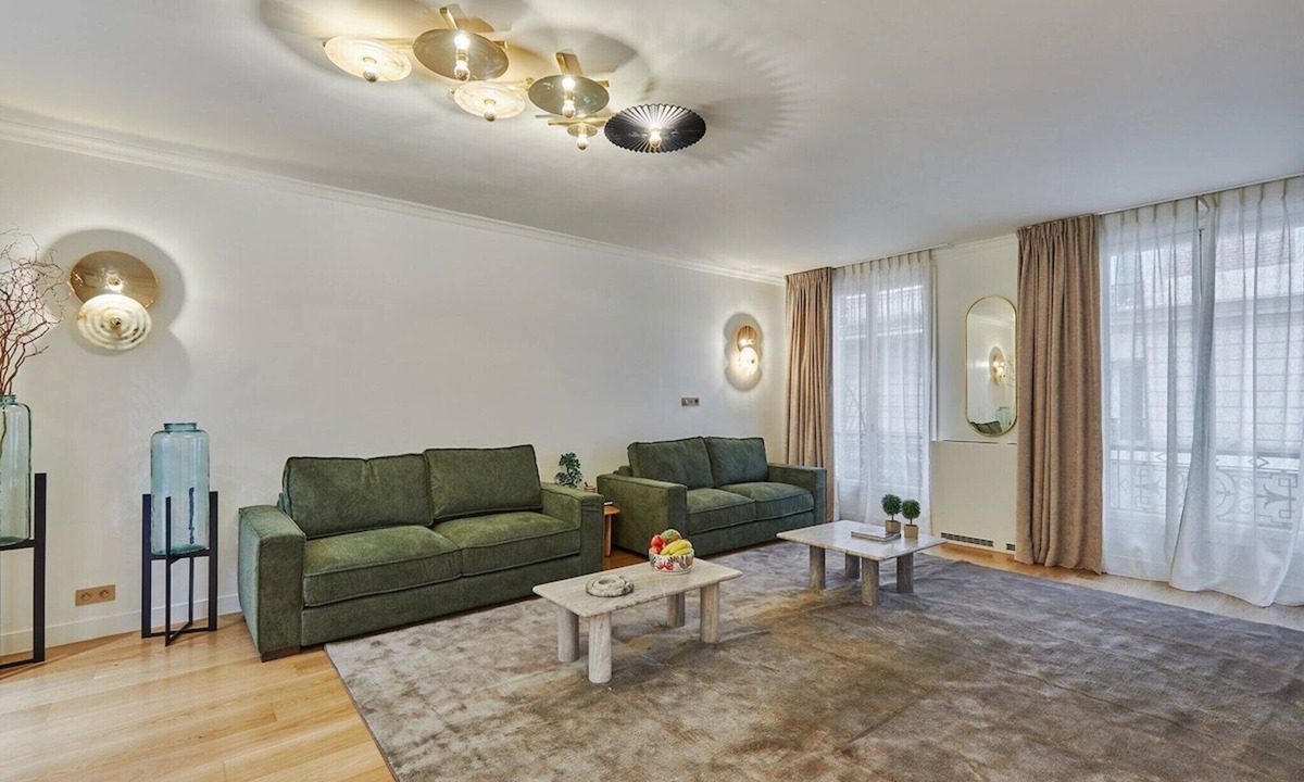 Porte-Dauphine Apartment | Terrace apartment Trocadero Eiffel Tower by Studio Prestige