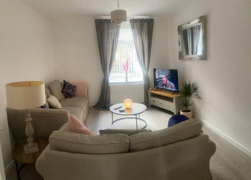 Mountain Ash House | Terrace with a Twist!