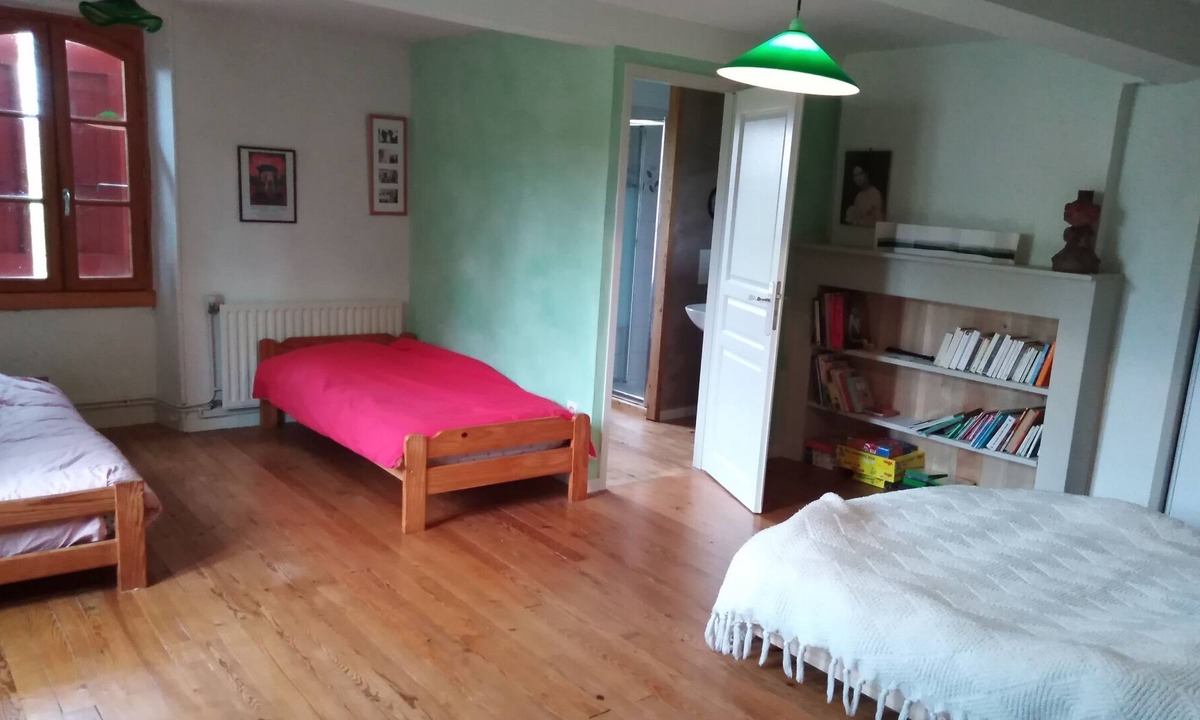 Sansan House | Terraced house