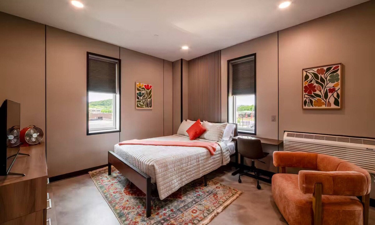 Binghamton Apartment | TerraCotta loft, walk to Binghamton University