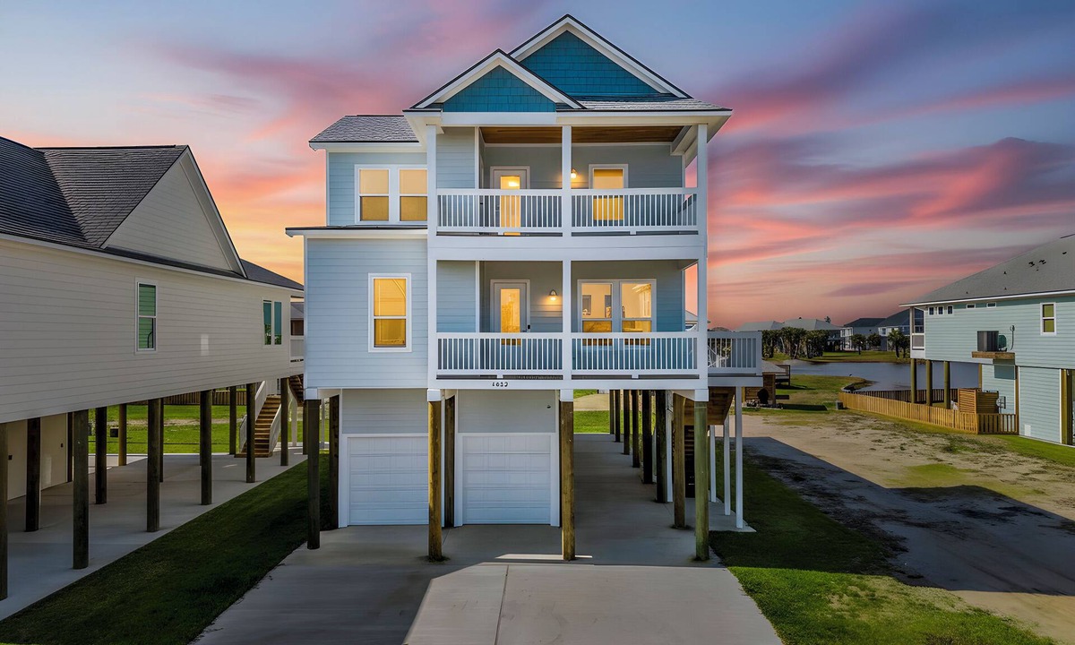 Isla Del Sol House | Terramar Getaway + Quick Beach Access + Public Pool Behind Home