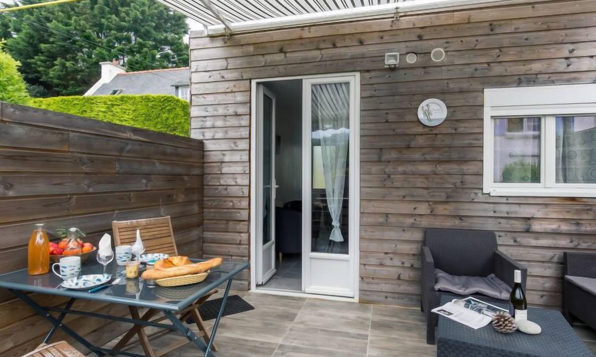 Locquirec Apartment | Terre et Mer by Interhome