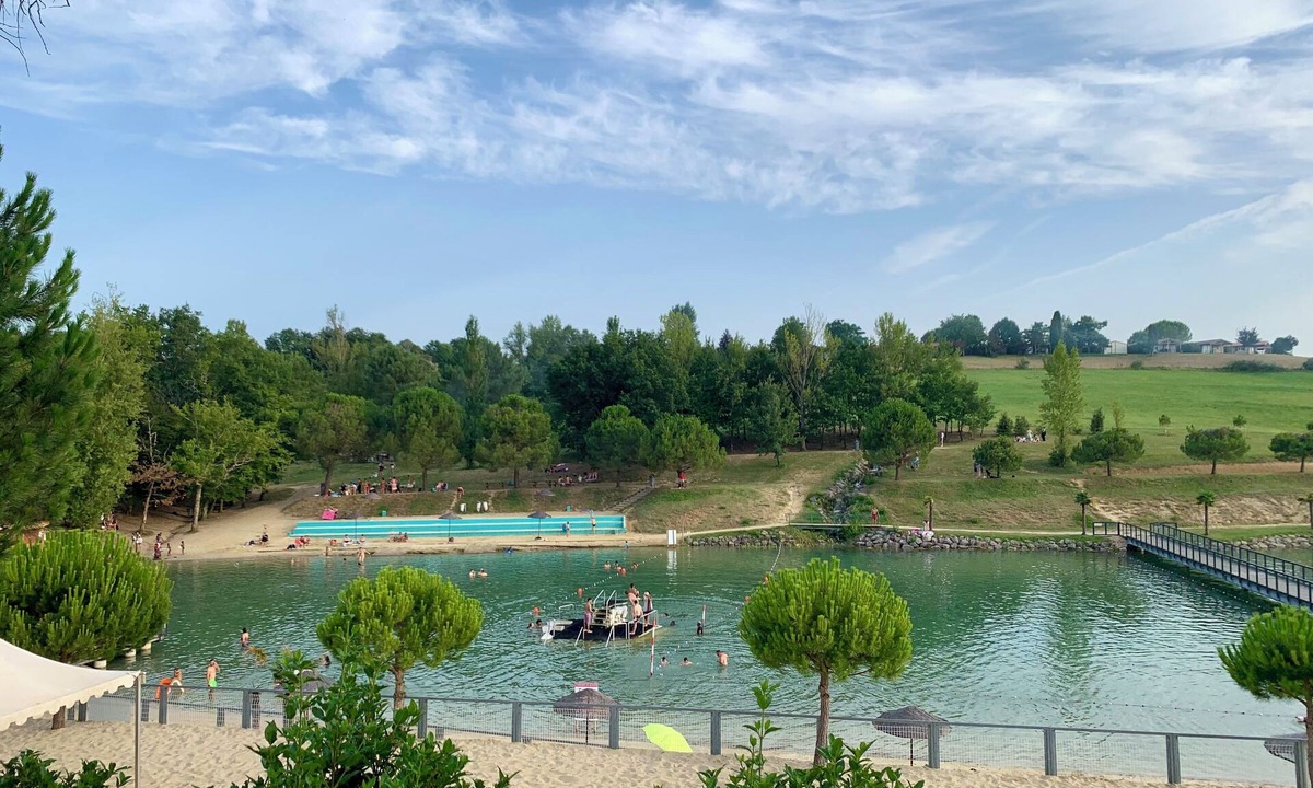 Monclar-de-Quercy RV Rental | Terres de France - Hameaux des Lacs