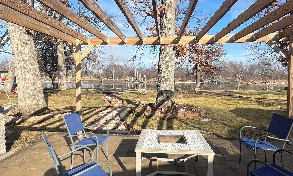 Machesney Park House | Terrific 2-bedroom house River view Machesney Park