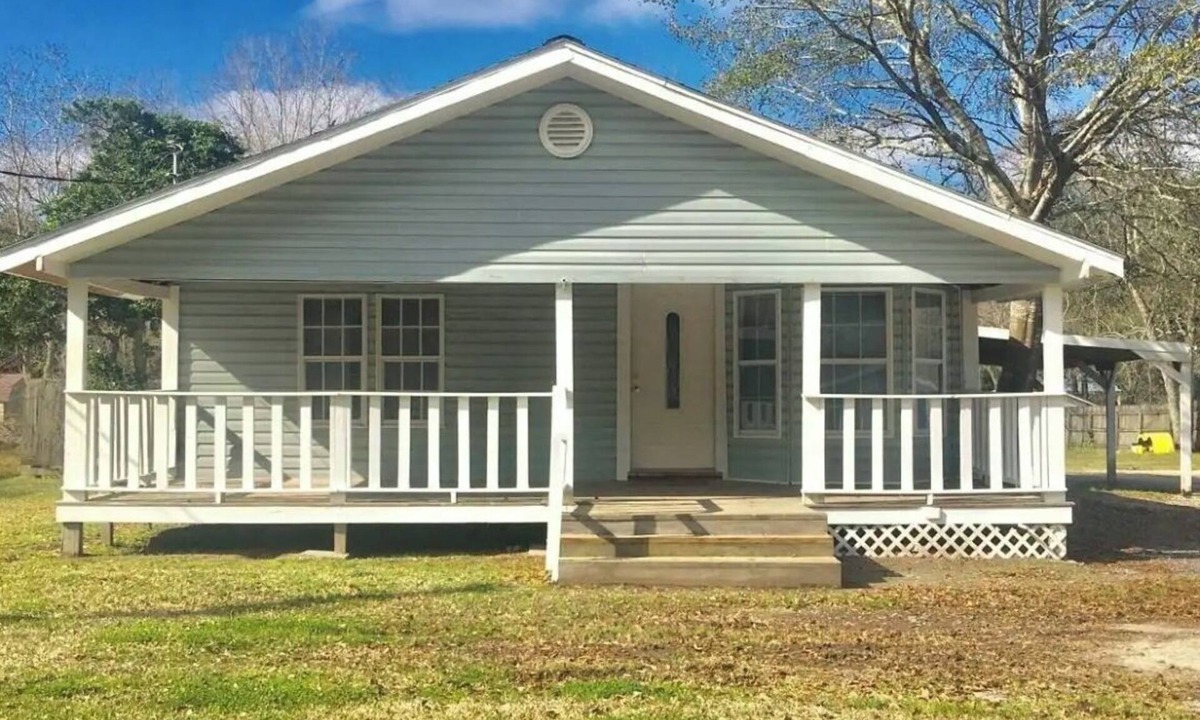 Sulphur Apartment | Terrific 2-bedroom apartment with AC in Sulphur