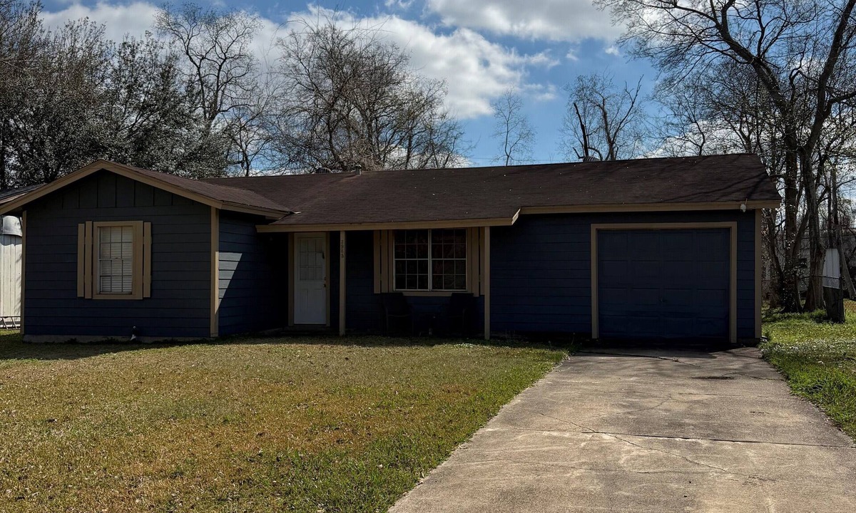 Beaumont House | Terrific 2-bedroom house with AC in charming Beaumont