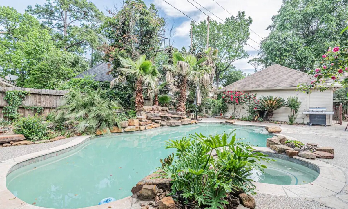 Northgate Forest House | Terrific 4-bedroom house in Houston with pool, SPA