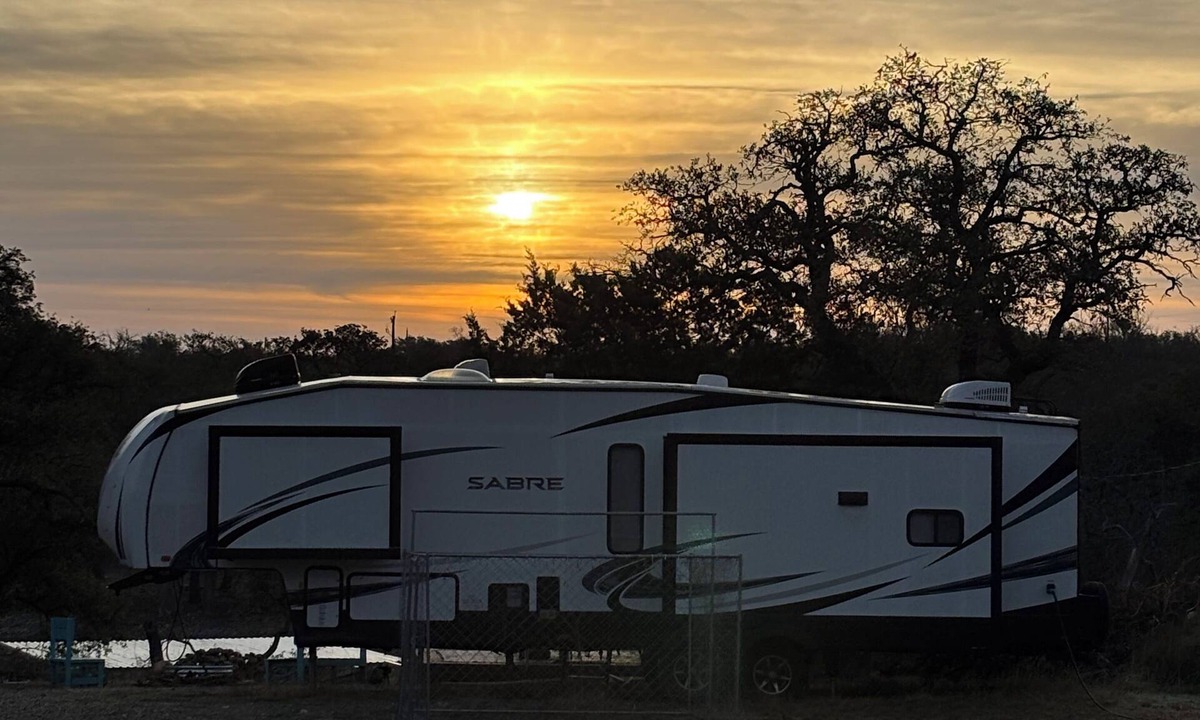 Brownwood House | Terrific recreational vehicle with AC in friendly Brownwood. On Cason Cove