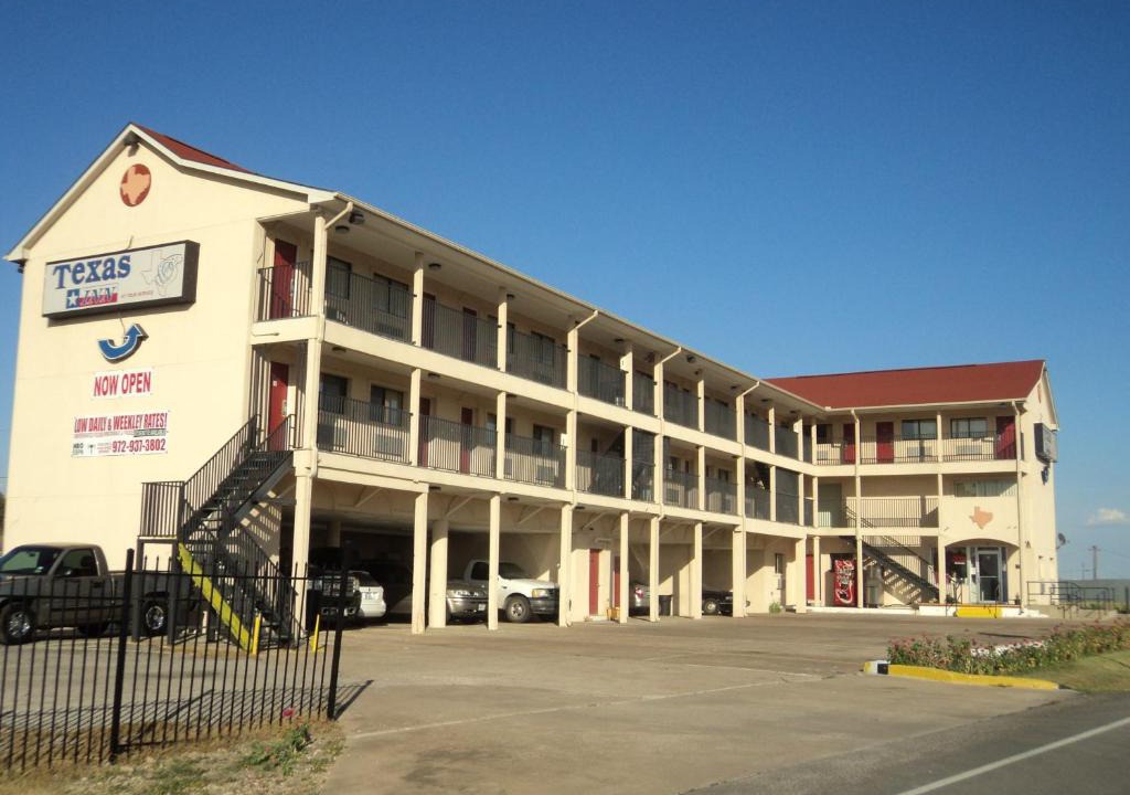 Waxahachie Hotel | Texas Inn Waxahachie