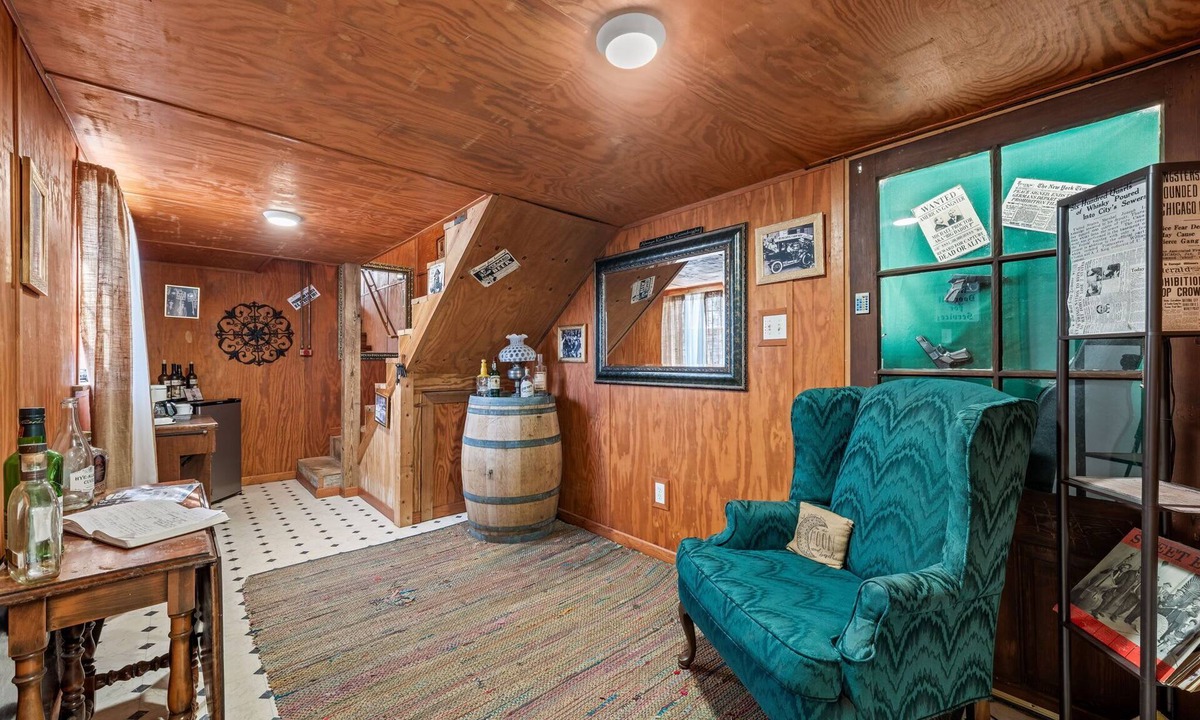Fredericksburg Bed & Breakfast | Texas Prohibition - Close to Luckenbach