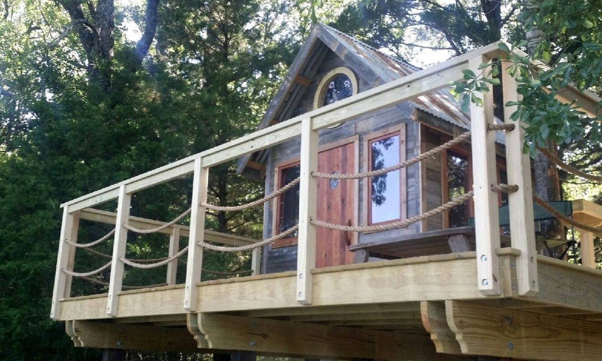 Elmo Cabin | Texas Safari Camp Hummingbird Tree House