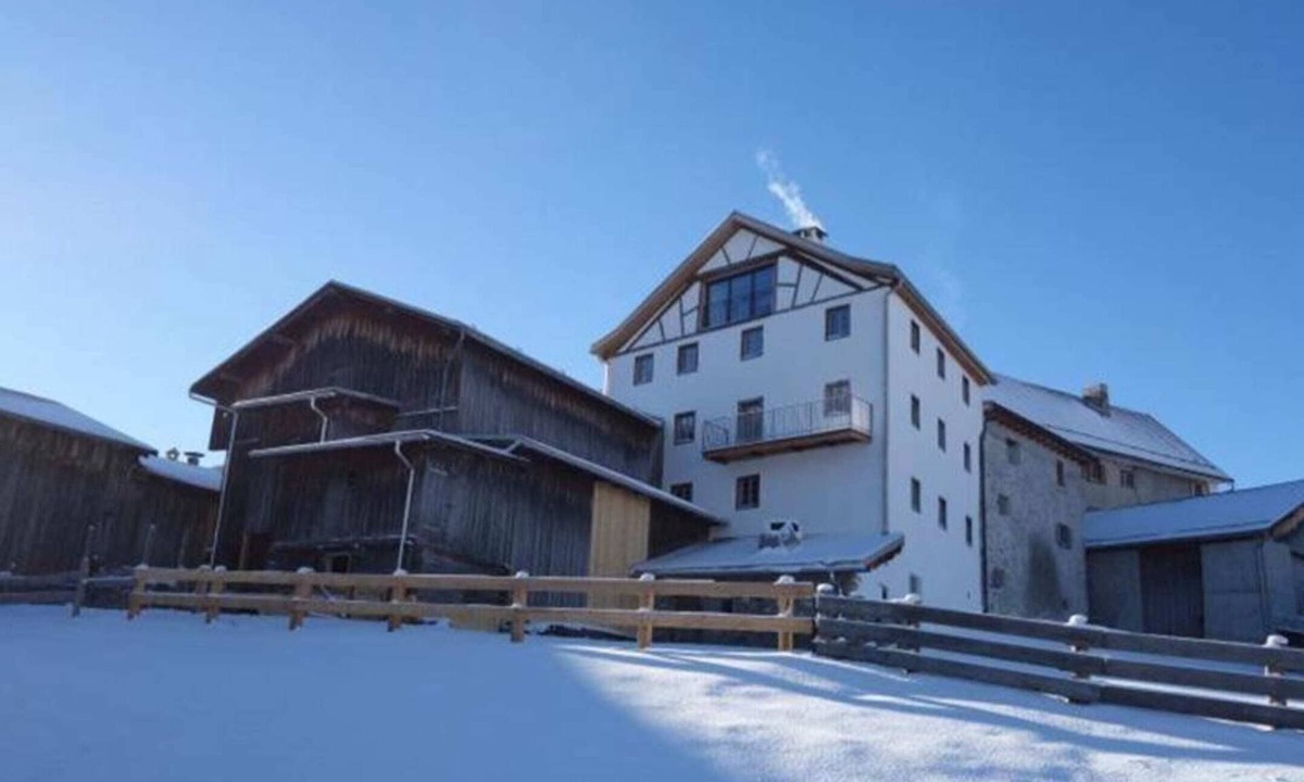 Salouf Apartment | TGESA L'ANTGERNA - Panoramic view in the mountain village