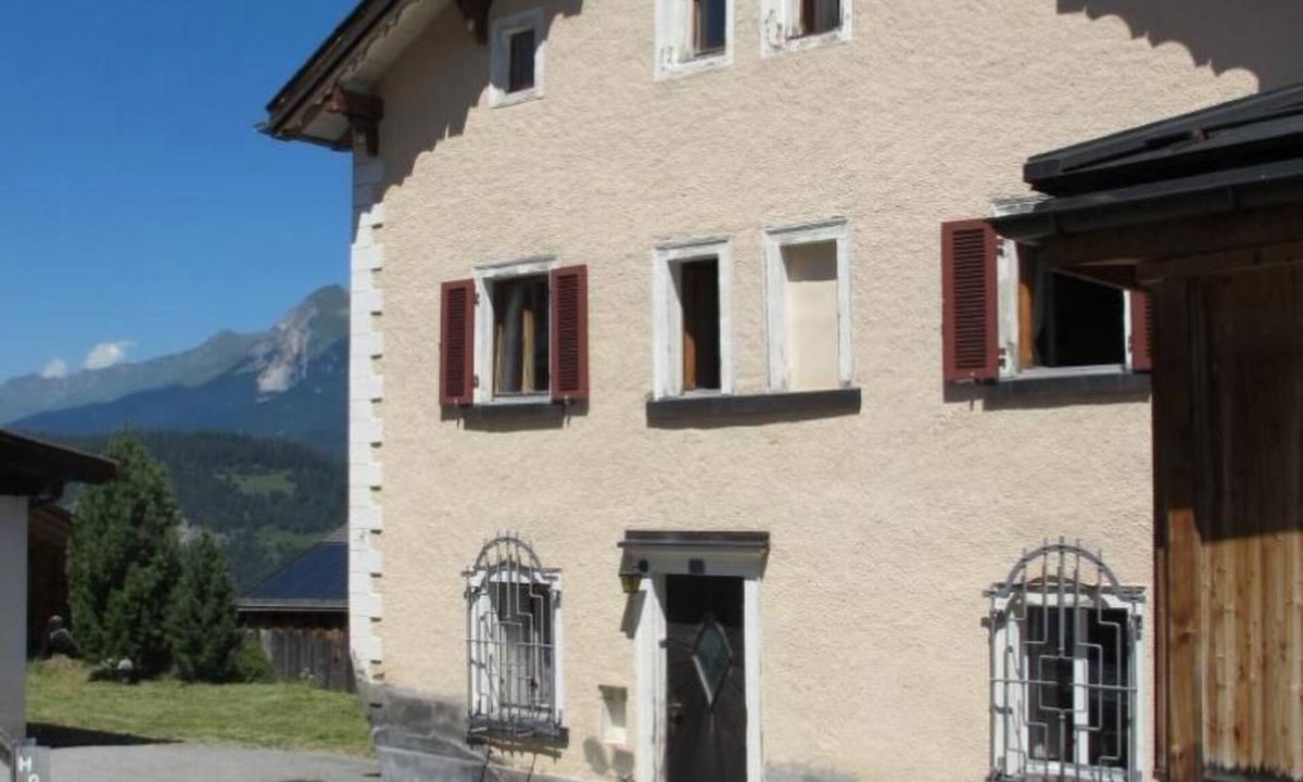 Stierva Apartment | Tgesa Mitgel - ein Haus mit Charakter by Interhome