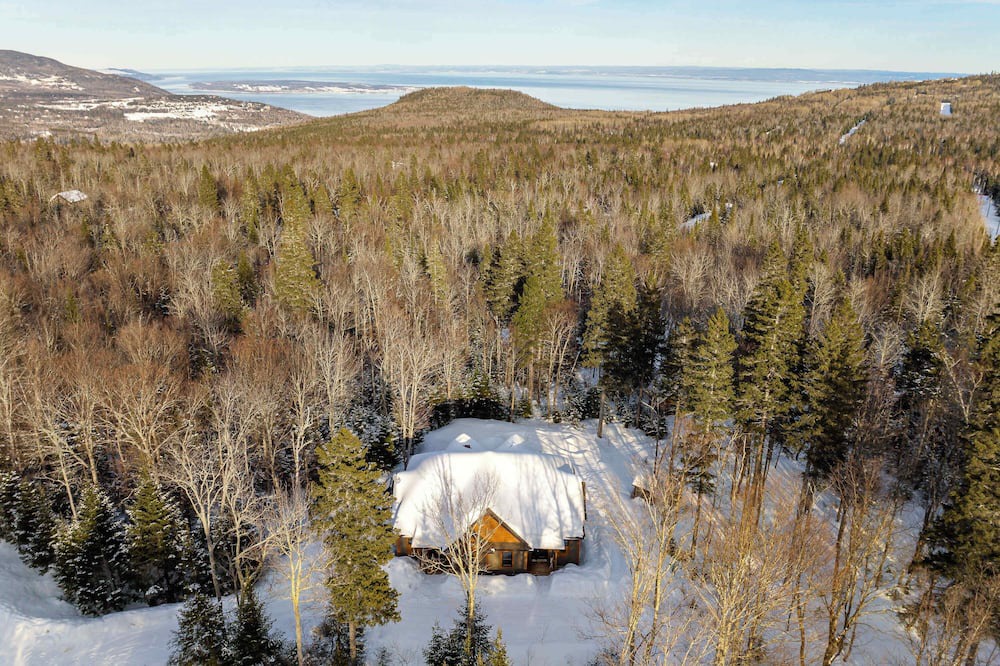 Petite-Riviere-Saint-Francois Ski Chalet | The Bear - Escapade en Nature avec Spa