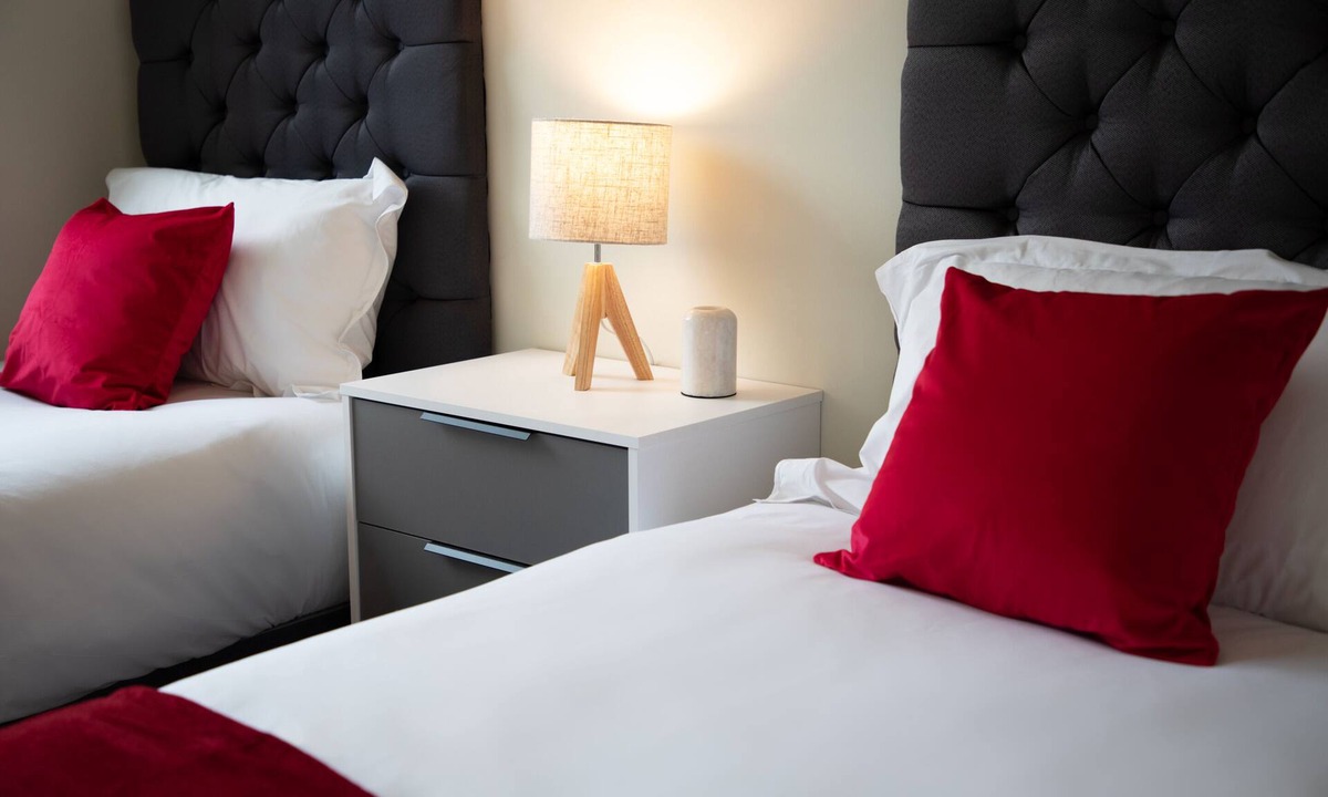 West Bromwich Apartment | Tha Kaizen