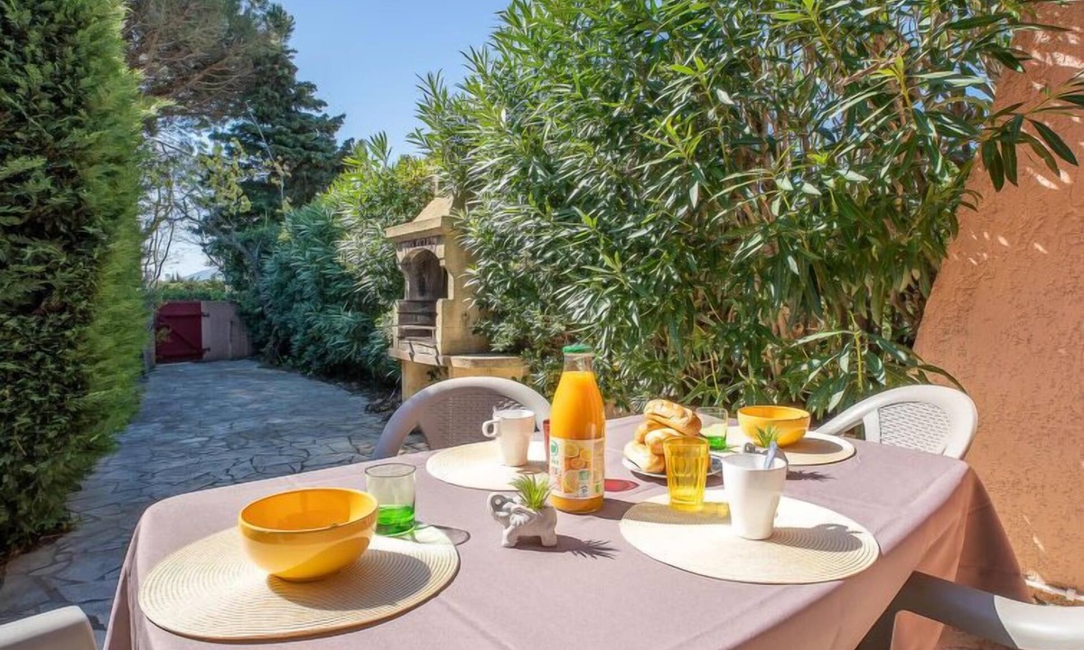 Saint-Cyprien Plage House | Thalassa by Interhome
