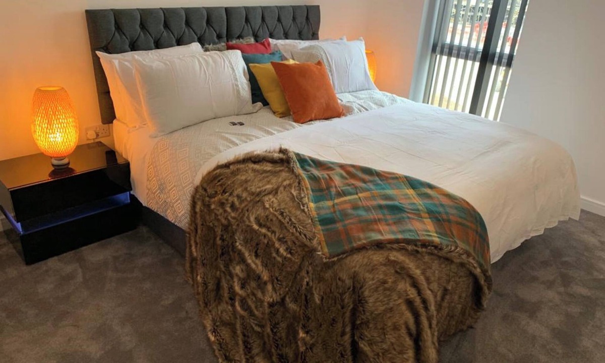 West Thurrock Apartment | Thamesview Modern Retreat