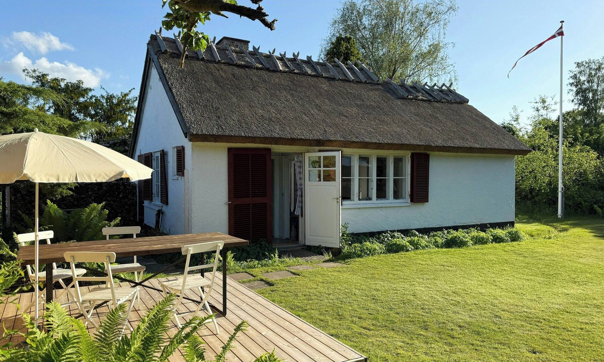Dronningmolle House | Thatched cottage near Dronningmølle beach