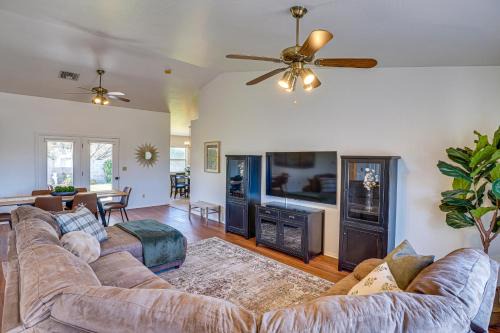Thatcher House | Thatcher Home with Fenced Backyard 3 Mi to Downtown