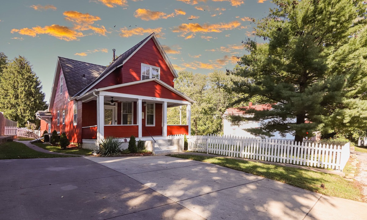 Ste Genevieve House | The 1801 House: A beautiful historic home in the Ste Genevieve Historic District