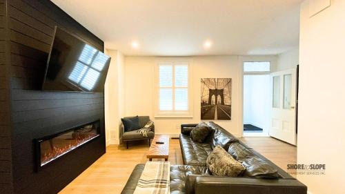 Collingwood House | The 1883 Century Flat Suite