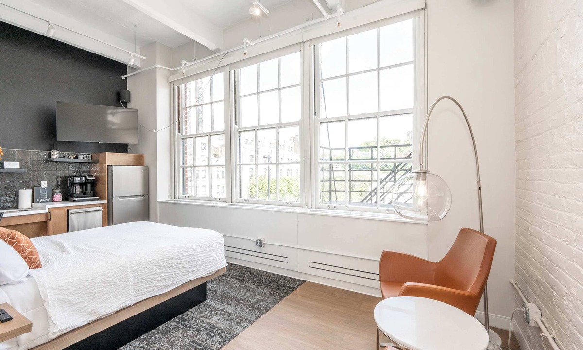Central Business District Apartment | The 333 Suites 304 - Stay for 2