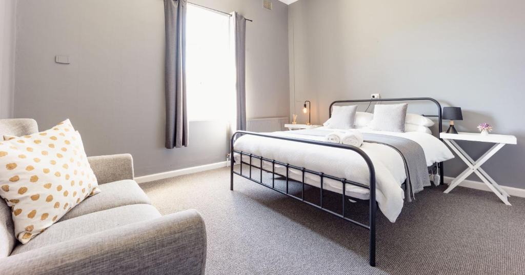 Lithgow Hotel | The 7 Valleys