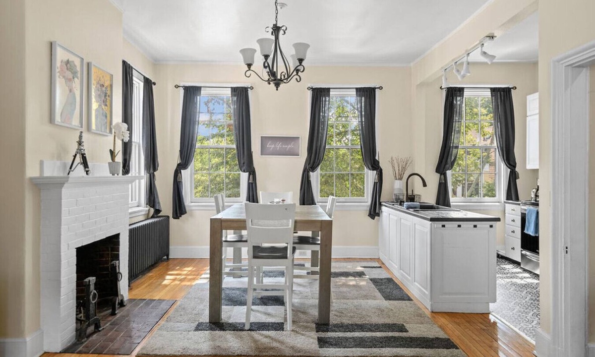 West End House | The 87th Townhome - Local Landmark