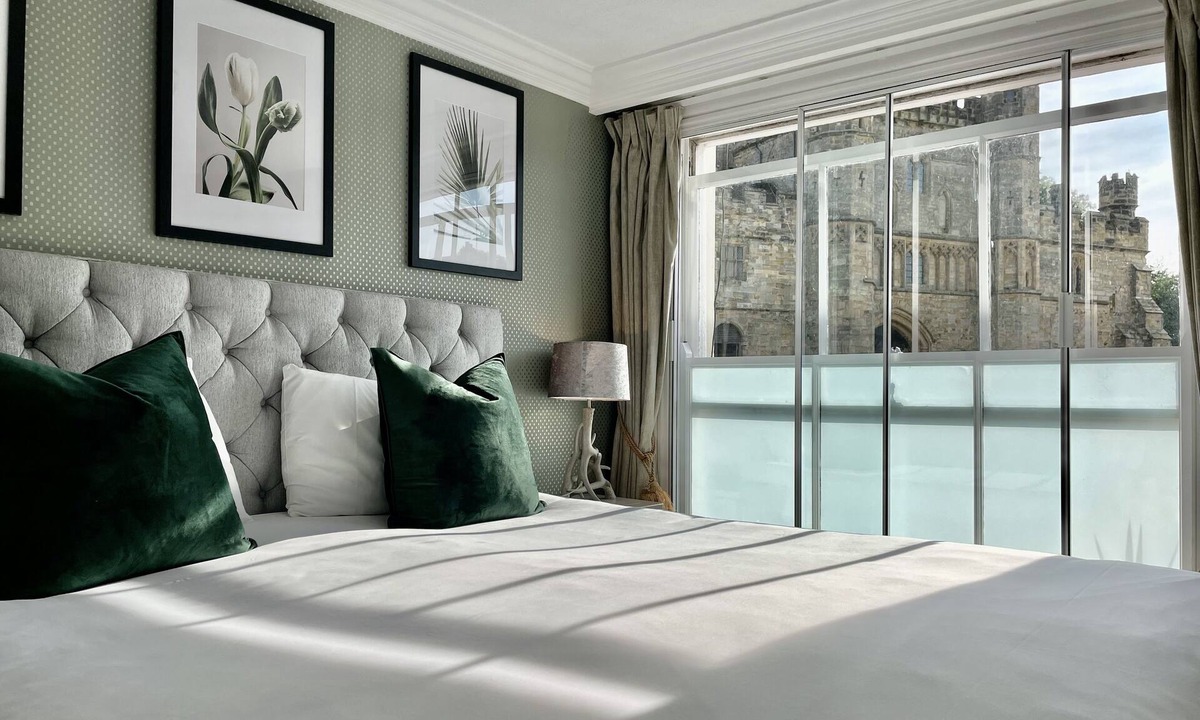 Battle Hotel | The Abbey Hotel
