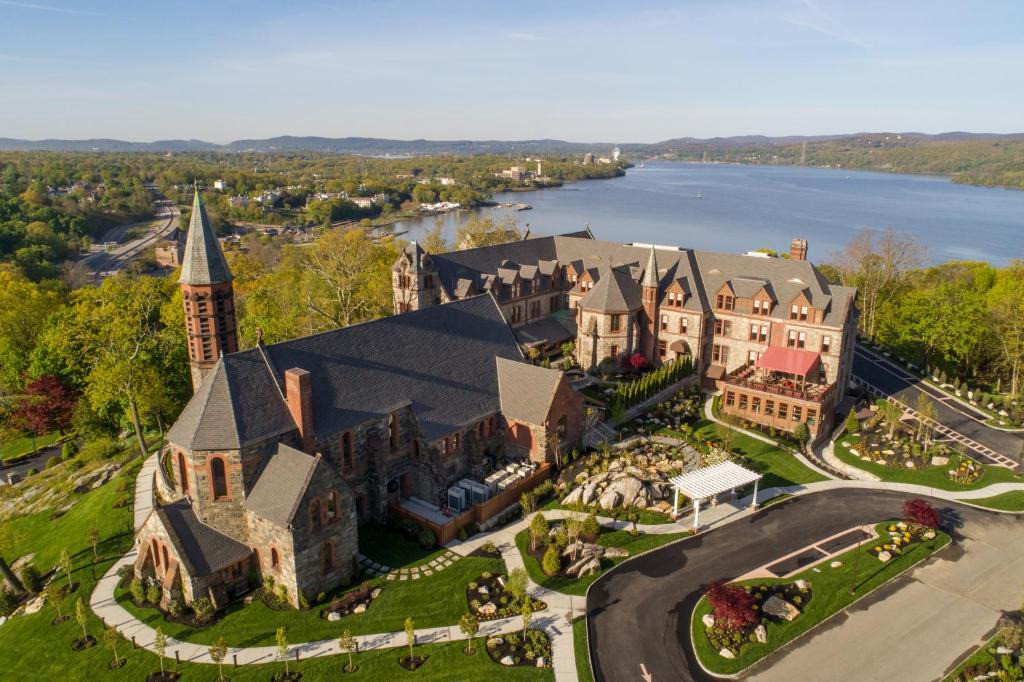 Peekskill Hotel | The Abbey Inn & Spa