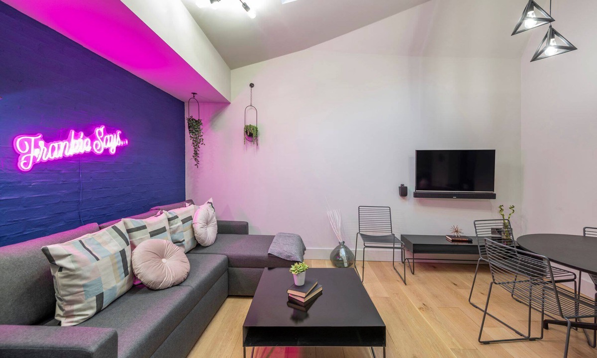 London City Centre Apartment | The Acre Abode - Covent Garden - by Frankie