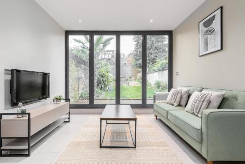 Acton Apartment | The Acton Villa