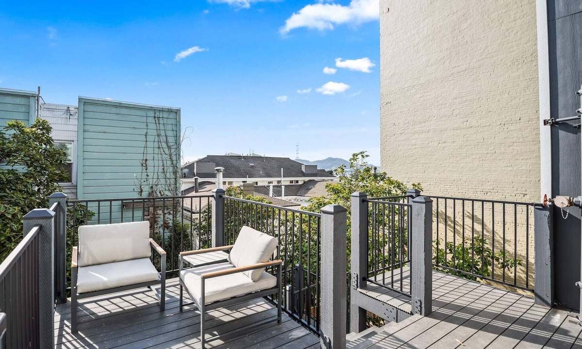 Pacific Heights Apartment | The Addison by Kasa | Classic Queen Studio | San Francisco