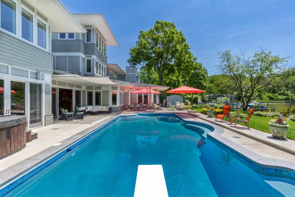 Annapolis House | The Admiral's Retreat