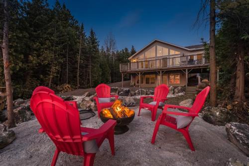 Lion's Head House | The Aida, Luxury Lakefront Retreat - Serene & Chic
