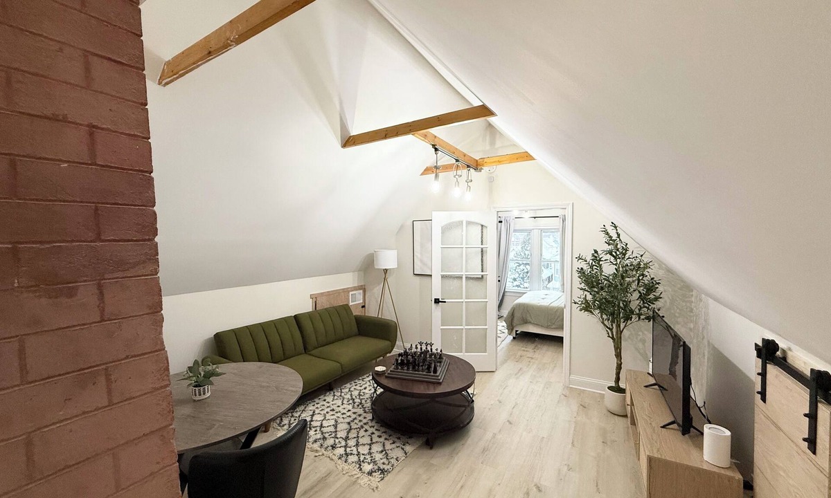 Irving Park Apartment | The Albany Loft