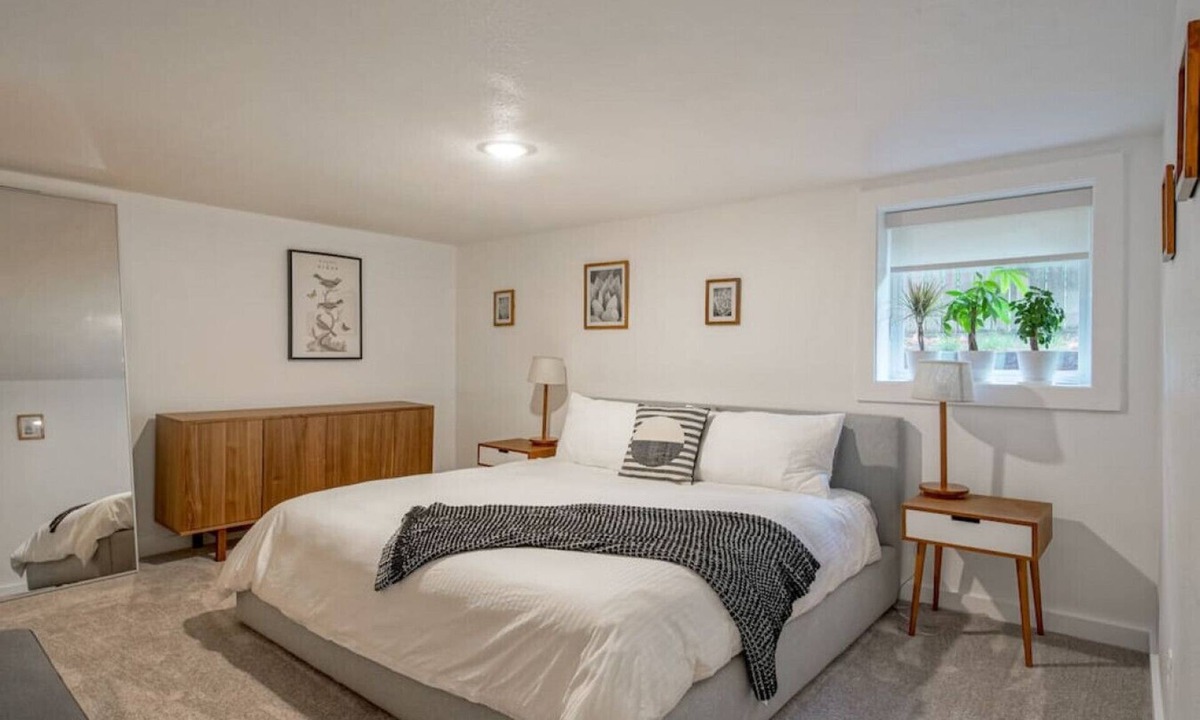 Alberta Condo | The Alberta Escape - 2br - Awesome Location!