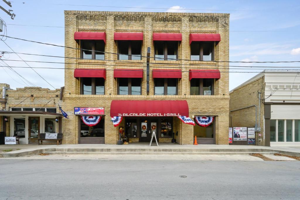 Gonzales Hotel | The Alcalde Hotel by OYO