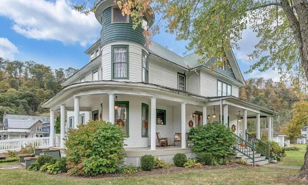 Alderson Bed & Breakfast | The Alderson Inn