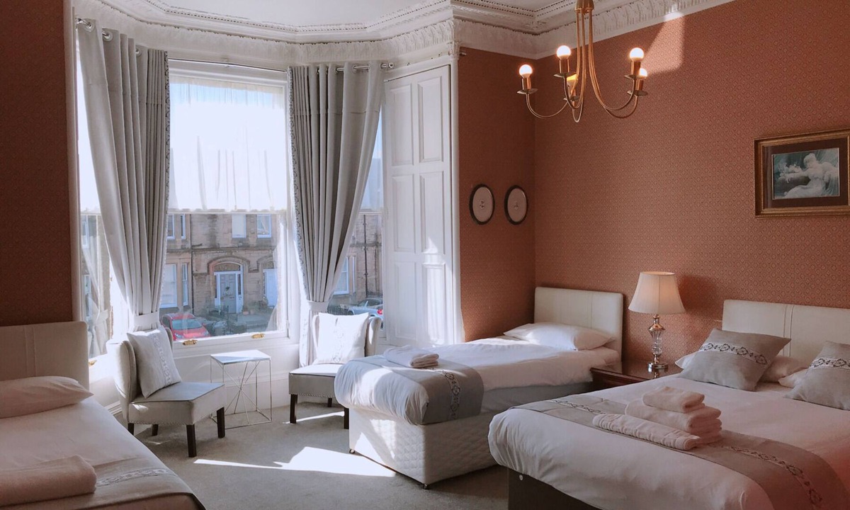 Newington Bed & Breakfast | The Alexander Guest House