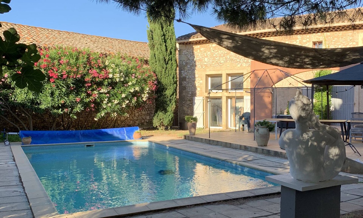 Pomerols House | The Almonds