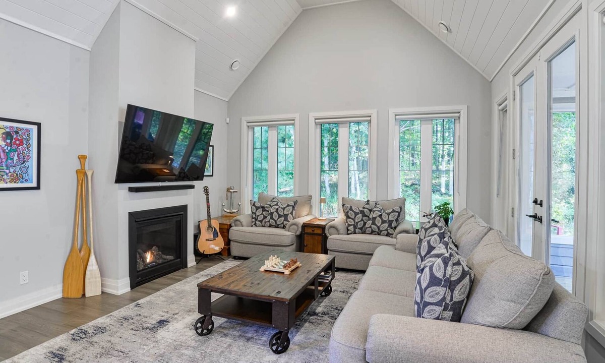 Minett House | The Anchor Cottage (#71)