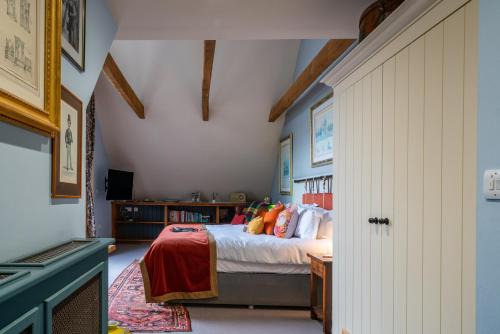 Lower Froyle Hotel | The Anchor Inn