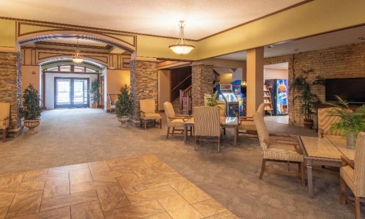 Superior Hotel | The Androy Hotel - Superior Duluth