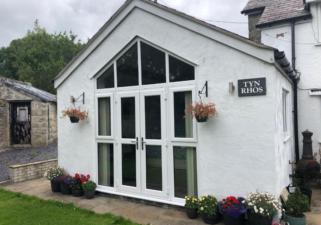 Leeswood Apartment | The Annex - Modern Studio Flat