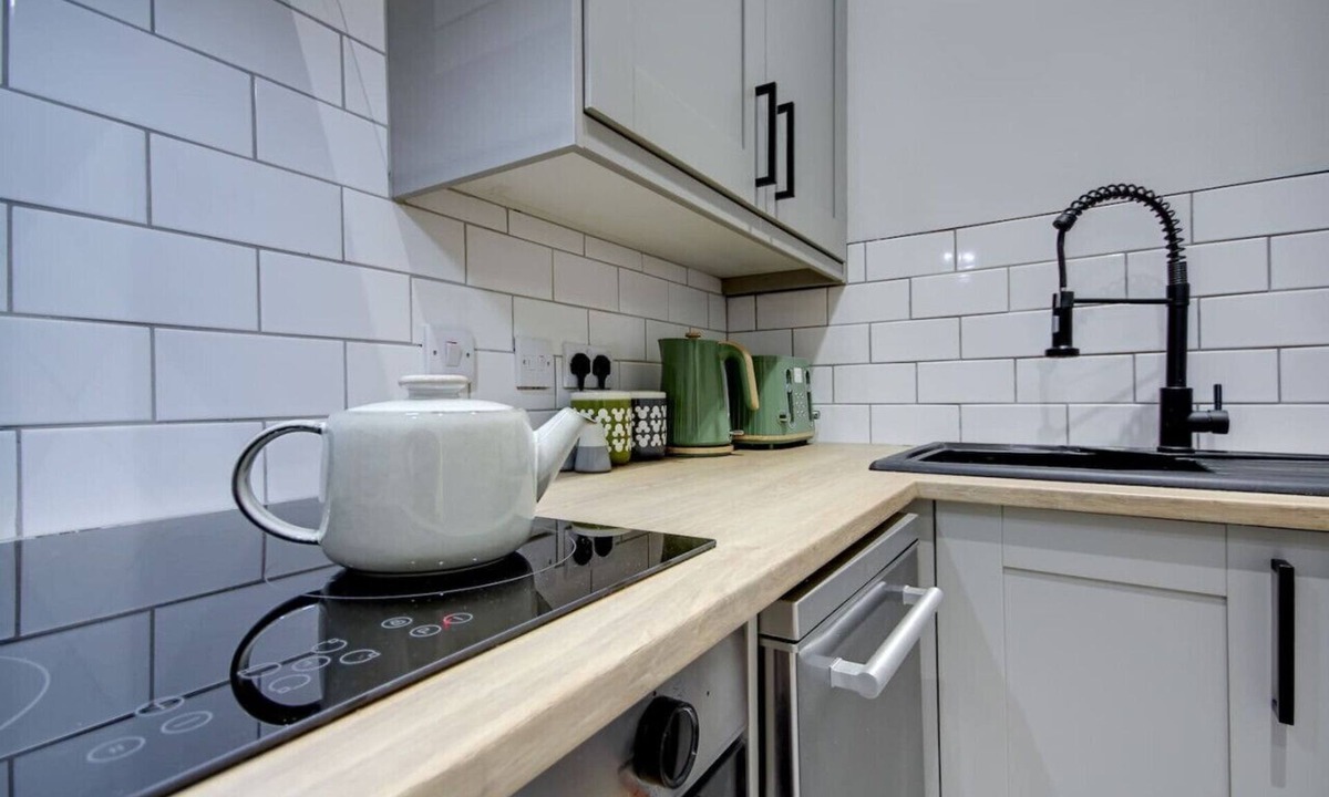 Irvine Apartment | The Annick - Coorie Doon Apartments