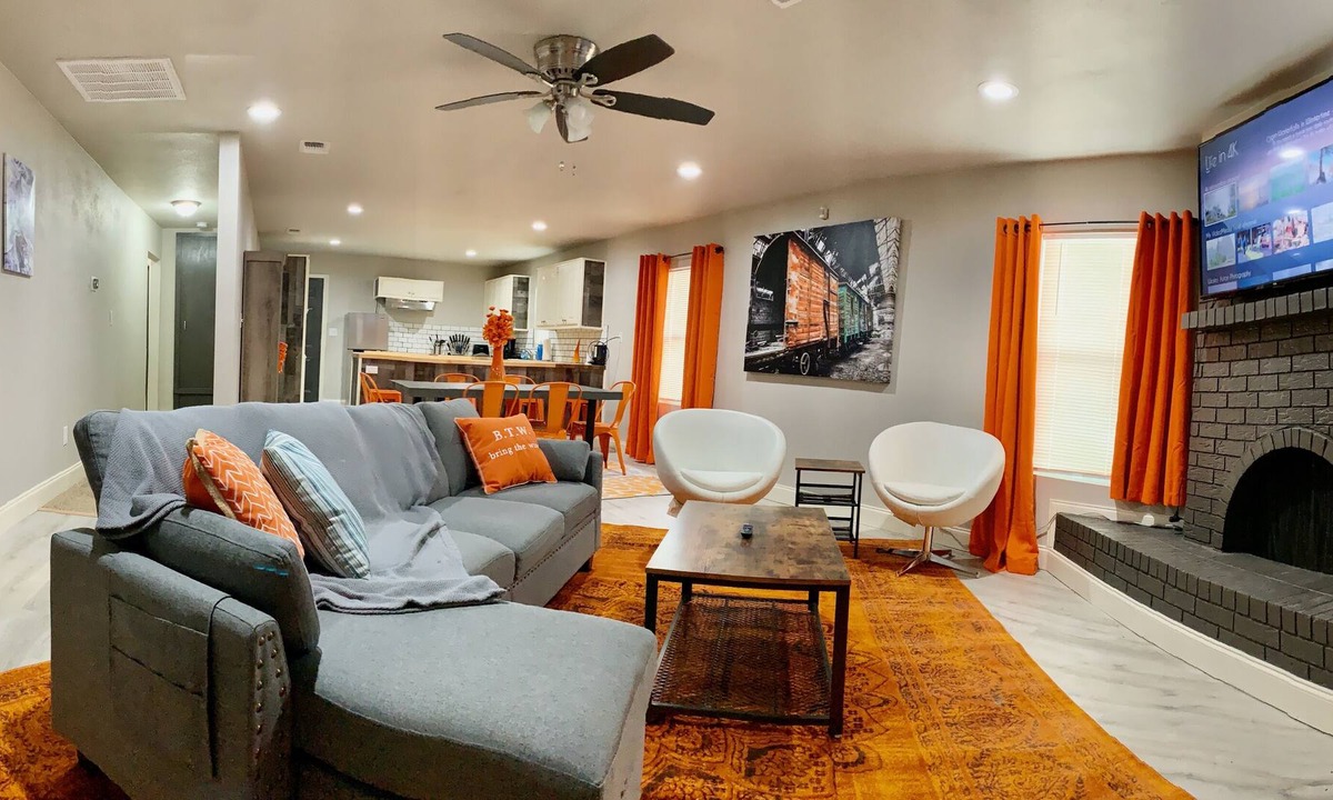 Heart of Lubbock House | The Annoying Orange