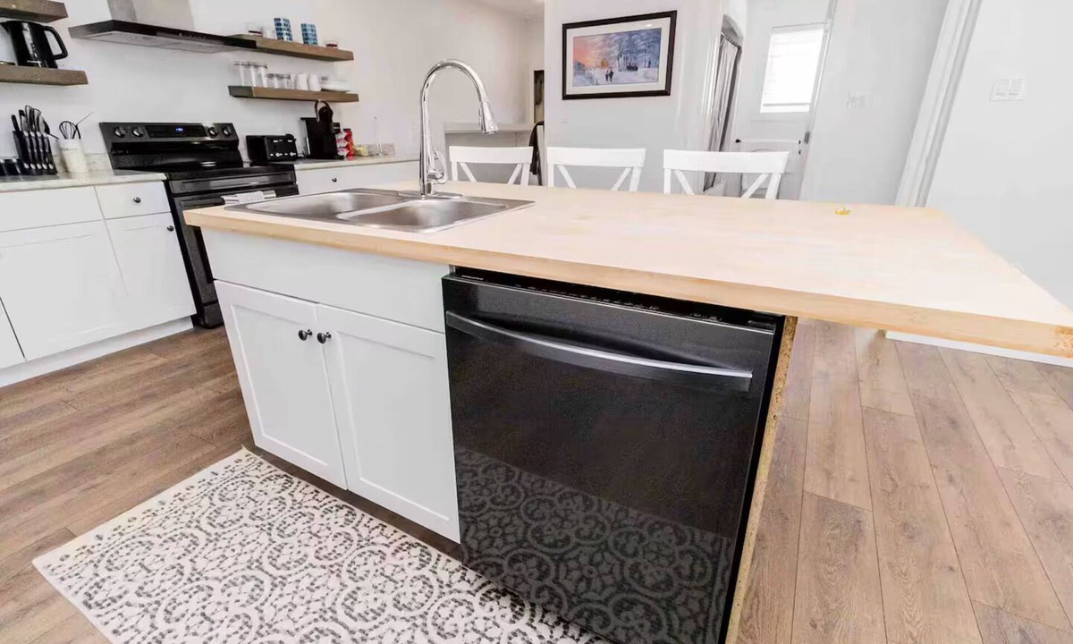 Deer Lake Apartment | The Apartment - 8km from Deer Lake Airport