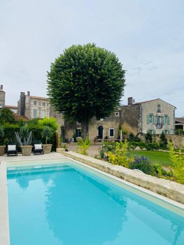 Saint-Jean-d'Angely House | The Apartment