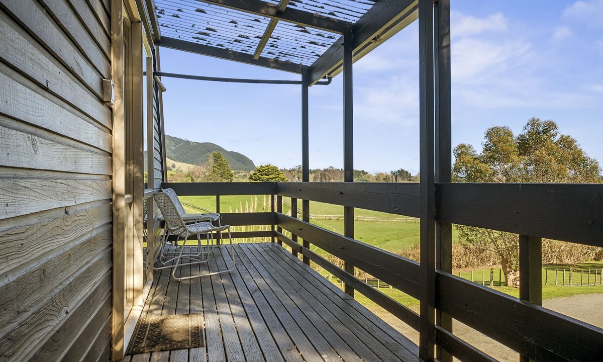 Te Horo Cottage | The Apartment - The Lodge Te Horo